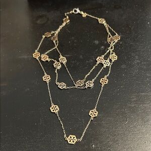 Tory Burch- 3 Strand Hex Logo Elegant Gold Chain Necklace, matching bracelet av